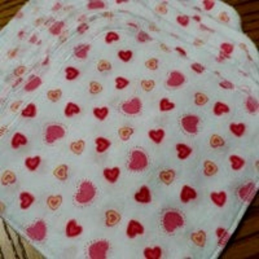 8 heart print cloth wipes